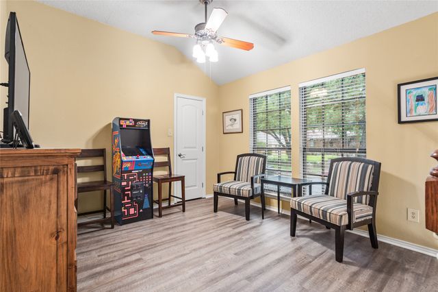6703 Canalview Drive, Arlington, TX 76016