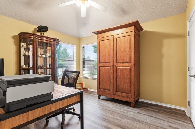 6703 Canalview Drive, Arlington, TX 76016