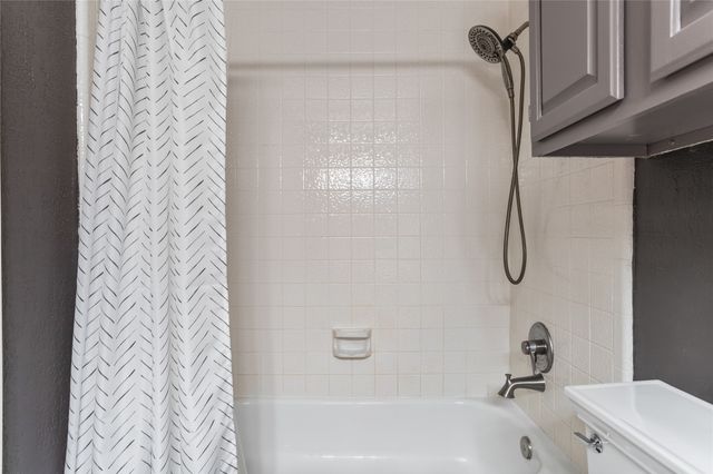 6703 Canalview Drive, Arlington, TX 76016