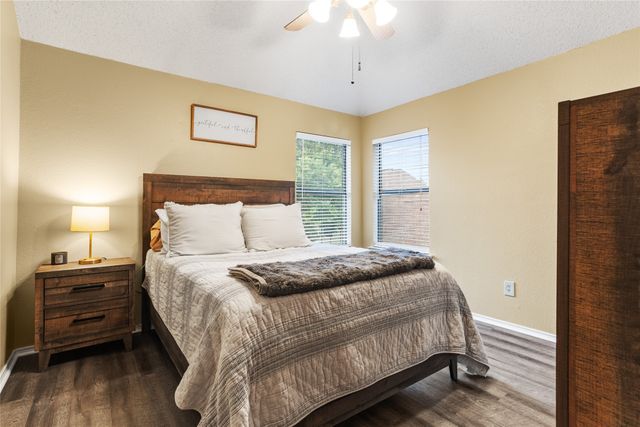 6703 Canalview Drive, Arlington, TX 76016