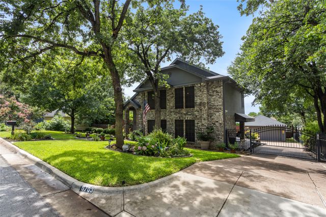 6703 Canalview Drive, Arlington, TX 76016