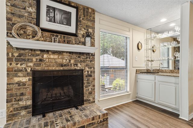 6703 Canalview Drive, Arlington, TX 76016