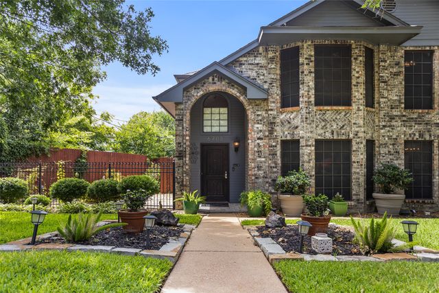 6703 Canalview Drive, Arlington, TX 76016