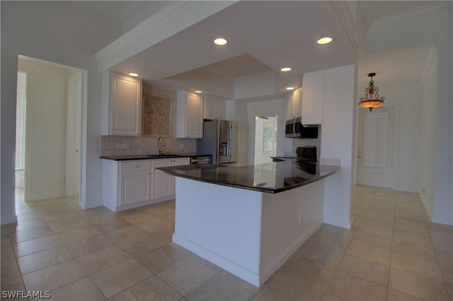 7681 Sicilia CT, Naples, FL 34114