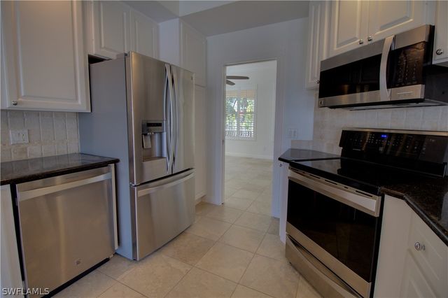 7681 Sicilia CT, Naples, FL 34114