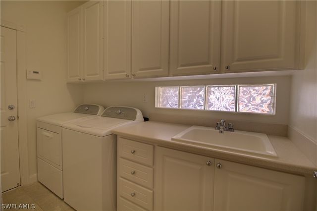 7681 Sicilia CT, Naples, FL 34114