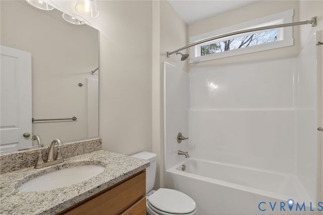 115 E Sunrise Dr, Warsaw, VA 22572