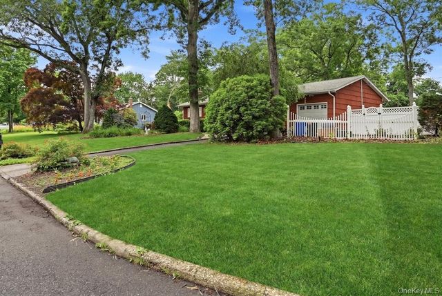 23 Flicker Drive, Middle Island, NY 11953