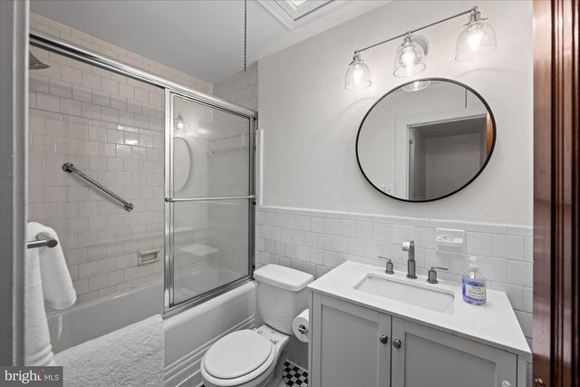 221 INGRAHAM ST NW, Washington, DC 20011