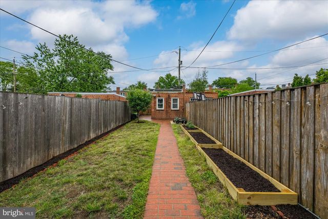 221 INGRAHAM ST NW, Washington, DC 20011