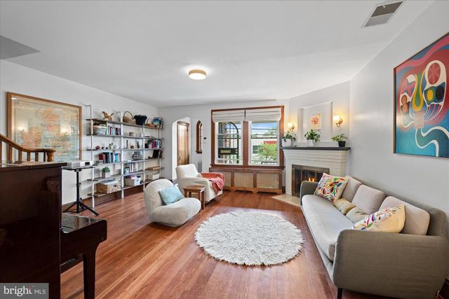 221 INGRAHAM ST NW, Washington, DC 20011