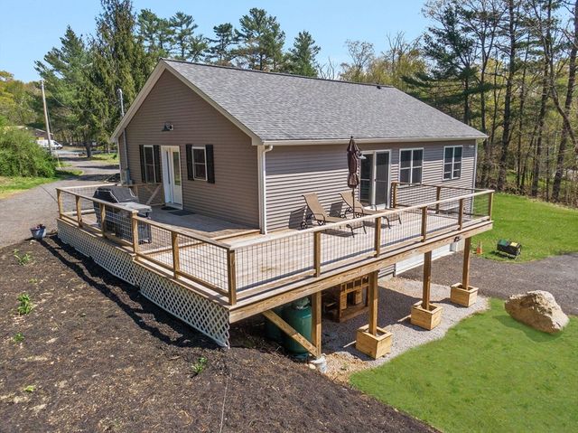 43 Weeks Hill Rd, Coventry, RI 02827