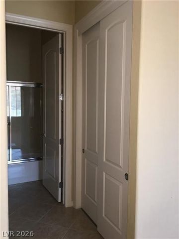 8769 Country View Avenue, Las Vegas, NV 89129