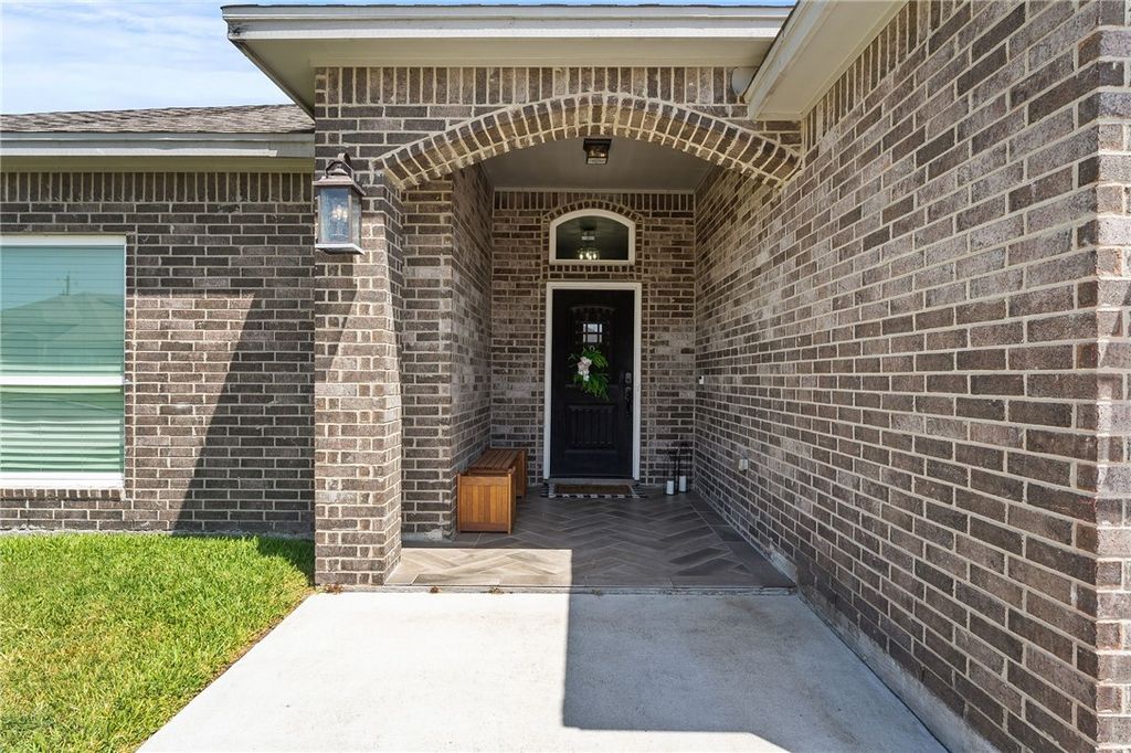 3926 Woodhouse, Corpus Christi, TX 78414 — photo 2