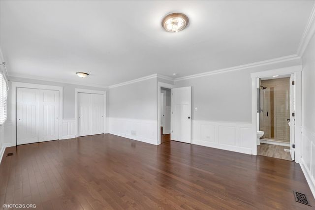 2079 E Parkview Circle, Hoffman Estates, IL 60169