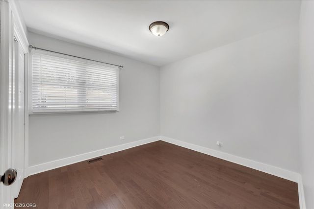 2079 E Parkview Circle, Hoffman Estates, IL 60169