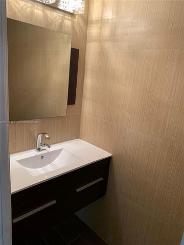 804 Verona Lake Dr, Weston, FL 33326