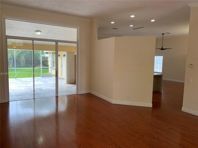 804 Verona Lake Dr, Weston, FL 33326