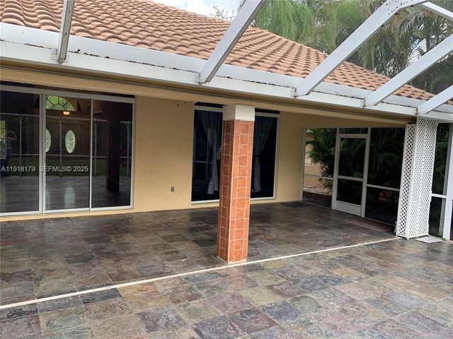 804 Verona Lake Dr, Weston, FL 33326