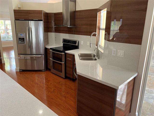 804 Verona Lake Dr, Weston, FL 33326