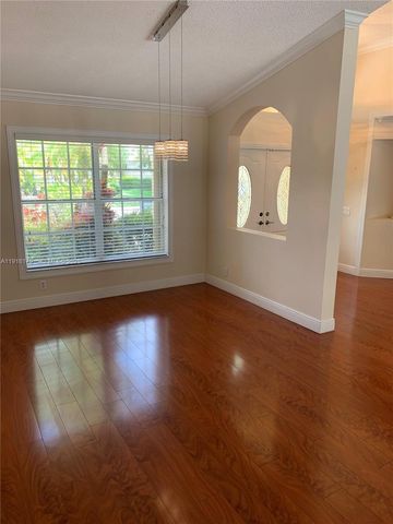 804 Verona Lake Dr, Weston, FL 33326