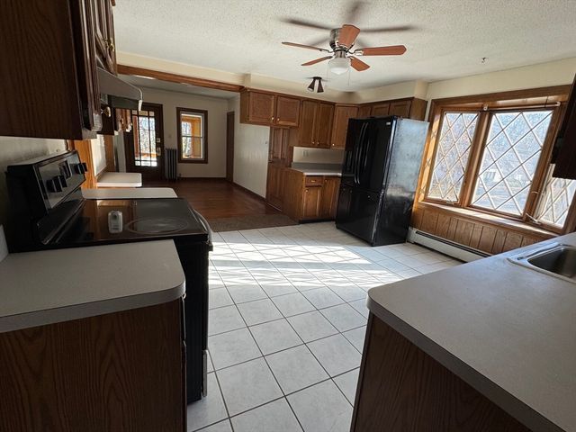 36-38 Rowley St, Agawam, MA 01001