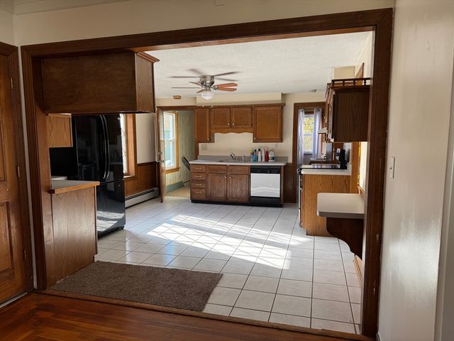 36-38 Rowley St, Agawam, MA 01001