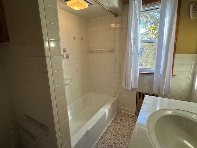 36-38 Rowley St, Agawam, MA 01001