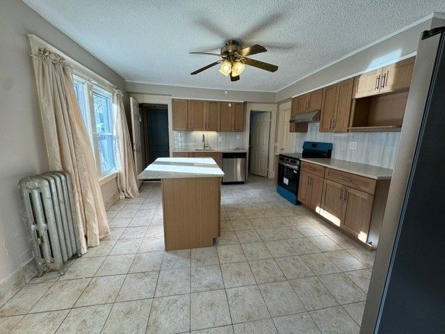 36-38 Rowley St, Agawam, MA 01001