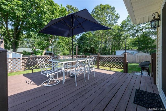 355 Avenue A, Ronkonkoma, NY 11779