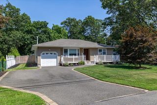 355 Avenue A, Ronkonkoma, NY 11779
