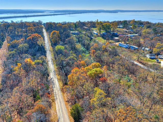 221 Robin Road, Eufaula, OK 74432