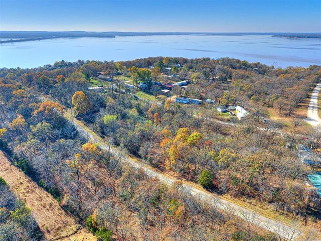 221 Robin Road, Eufaula, OK 74432