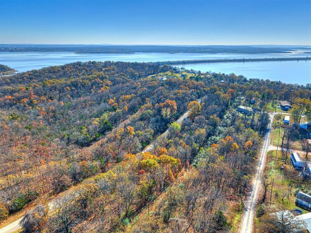 221 Robin Road, Eufaula, OK 74432