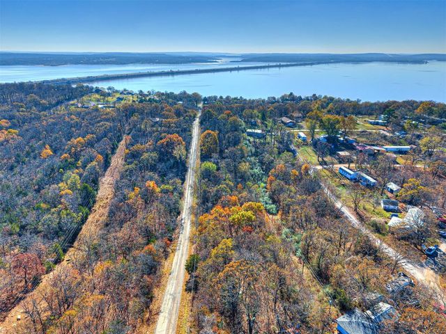 221 Robin Road, Eufaula, OK 74432