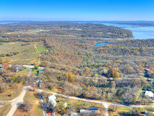 221 Robin Road, Eufaula, OK 74432