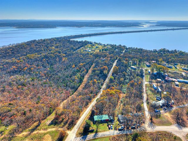 221 Robin Road, Eufaula, OK 74432