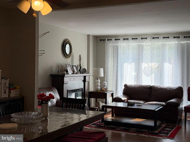 3520 E CHURCHILL LN, Philadelphia, PA 19114