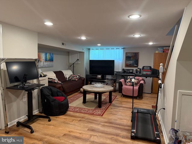 3520 E CHURCHILL LN, Philadelphia, PA 19114