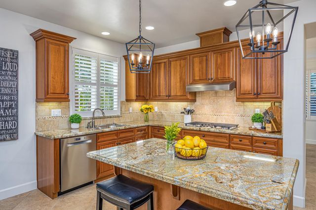 2190 Red Setter Rd, Rocklin, CA 95765