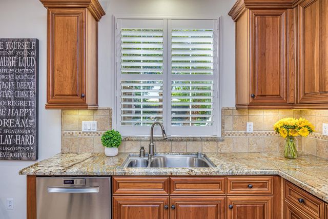 2190 Red Setter Rd, Rocklin, CA 95765