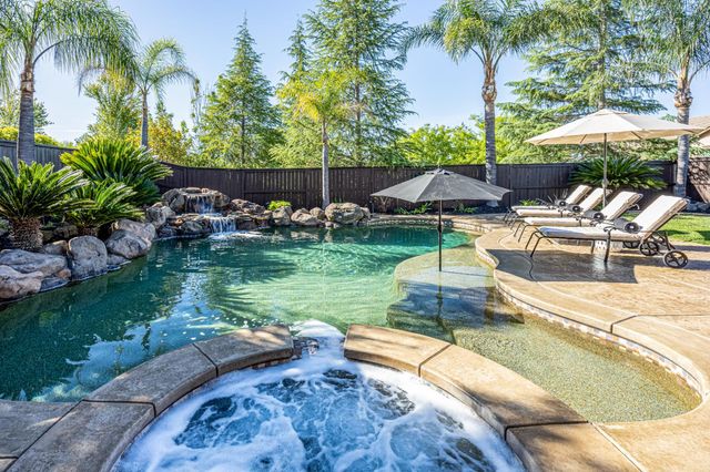 2190 Red Setter Rd, Rocklin, CA 95765
