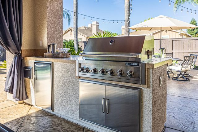 2190 Red Setter Rd, Rocklin, CA 95765