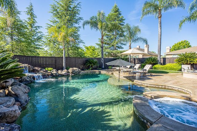 2190 Red Setter Rd, Rocklin, CA 95765