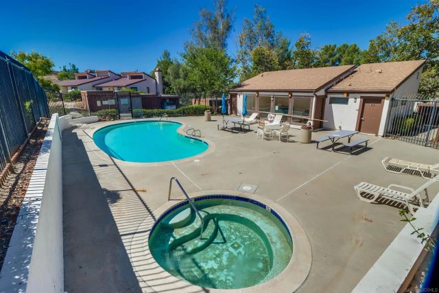 15721 Davis Cup Ln, Ramona, CA 92065