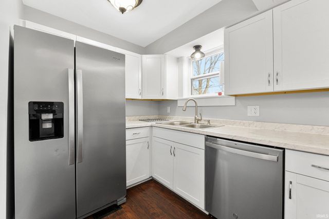 326 Arcadia Court, Fort Wayne, IN 46807