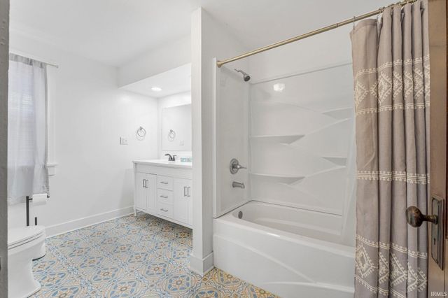 326 Arcadia Court, Fort Wayne, IN 46807