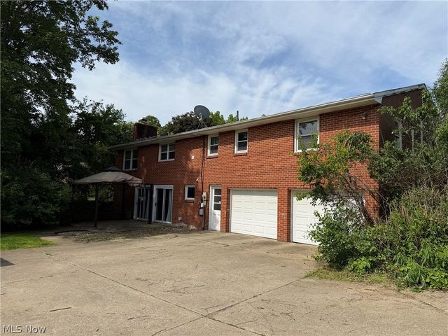 3252 Dellwood Avenue NW, Canton, OH 44708