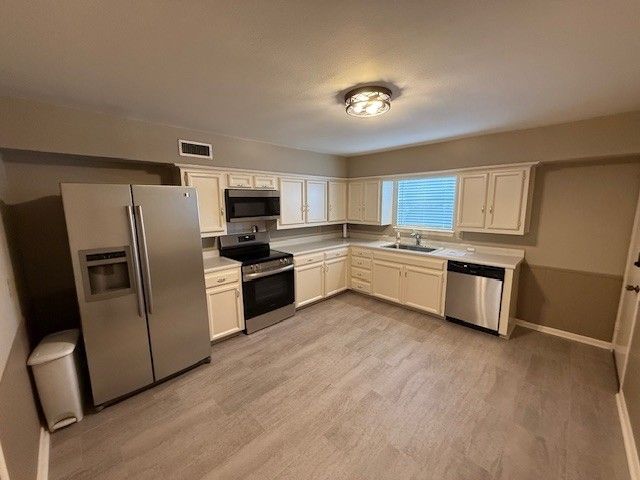 6230 Bandera Avenue A, Dallas, TX 75225