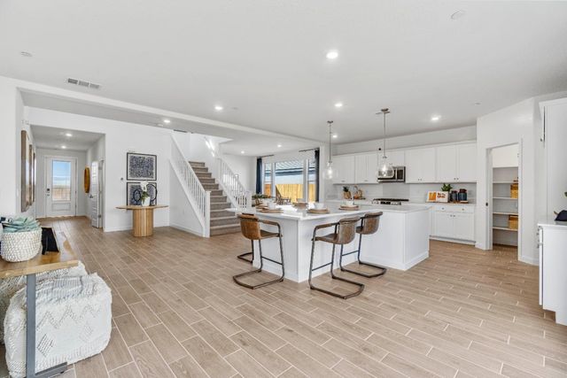 822 Traverse Drive S, Madera, CA 93636